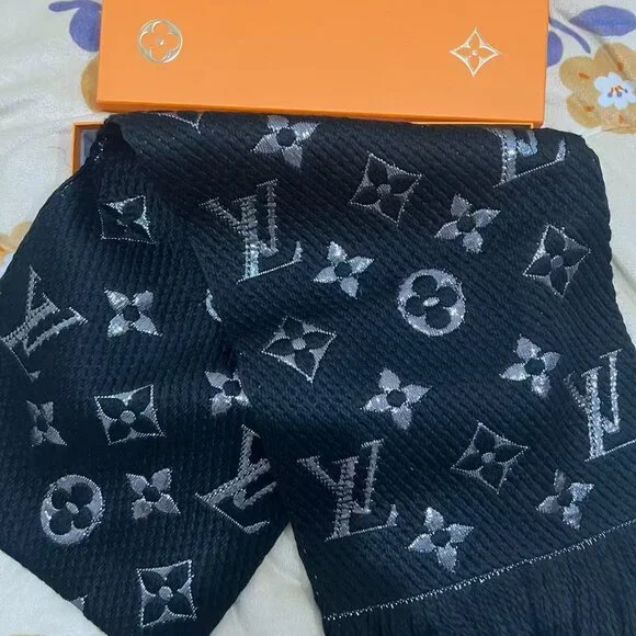 Louis Vuitton Monogram Logomania Black Scarf - Picture 3 of 7